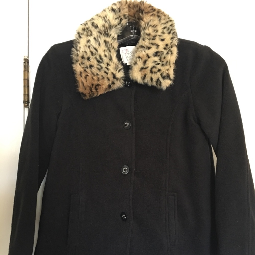 Swing coat with removable faux fur collar.